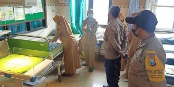 Bayi Perempuan Ditemukan di Depan Toko Besi di Kota Blitar