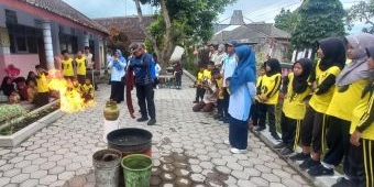 Perkuat Mitigasi di Wilayah Pedesaan, Damkar Magetan Gelar Edukasi di SDN Bogoarum 2 Plaosan
