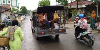 Serunya Berangkat Sekolah Naik Mobil Patroli Polisi