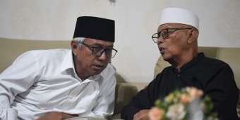 Penuh Khidmat, Gus Qowim Hadiri Haul KH Askandar Bersama Jemaah PMJ 
