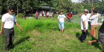 Jelang Ramadan, RGS Bersih-bersih Makam dan Khataman Quran untuk Doakan Khofifah-Emil