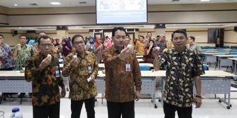 Kampanyekan Telur Jatim Aman, Jumadi Ajak Staf BPKAD Makan Telur Bersama