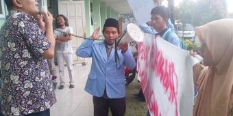 Kembang Tujuh Rupa untuk Dosen yang Diduga Terlibat Asusila