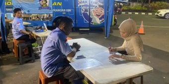 Layanan Simanis Kembali Dibuka, Warga Surabaya Antusias Perpanjang SIM