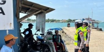 Polres Sumenep Gelar Polantas Menyapa di Pelabuhan Kalianget, Edukasi Warga Tertib Lalu Lintas