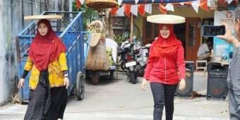 Ikuti Lomba HUT RI ke-80 di Kediamannya, Ning Lia: Seru! Serasa Kembali ke Masa Kecil