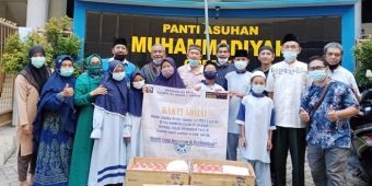 Alumni SMANGRES '83 Bagikan 1.200 Takjil untuk Anak Yatim dan Duafa di 18 Kecamatan