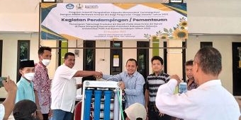 Unipa Surabaya Dampingi Warga Desa di Sidoarjo Manfaatkan Teknologi Penjernih Air
