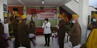 Momen Hari Pahlawan, Wali Kota Surabaya Pamit ke Veteran