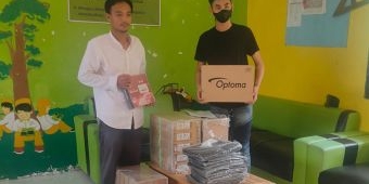 Pemkot Pasuruan Salurkan Bantuan 15 Unit Laptop ke Yayasan Thoriqul Huda
