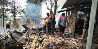 Rumah Warga Ngawi Terbakar, Sempat Mengenai Atap Ponpes Nurul Azhar