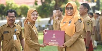 Wali Kota Kediri Serahkan SK Pangkat dan Satyalancana ke Ratusan PNS