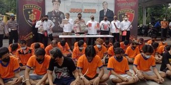 Polda Jatim Tangkap 67 Preman dari Tempat Pungli dan Pemalakan di Surabaya