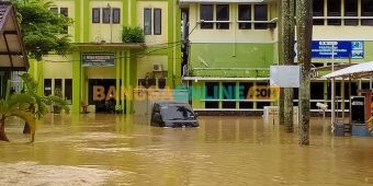Trenggalek Dilanda Banjir, RSUD Dr Soedomo Tergenang Setengah Meter