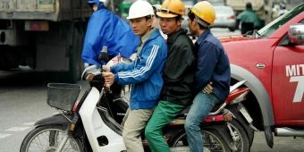 Tukang Batu pun Kini Dikerjakan TKA Cina