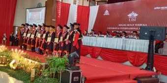 Wisuda 339 Mahasiswa, UISI Buat Program Kuliah Magang Kerja Akselerasi