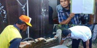 Meski Berbeda Pandangan Soal Status Tanah, Pembongkaran Tembok Viral di Ponorogo Berjalan Lancar