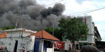 Pabrik Sepatu di Sidoarjo Terbakar