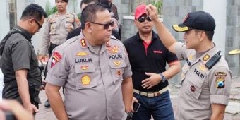 Kapolda Jatim dan Polres Pasuruan Lakukan Penyekatan di Simpang 3 Kejapanan