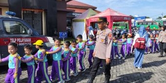 Polresta Sidoarjo Edukasi Siswa TK Dharma Wanita Persatuan Jabaran