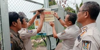 Tak Miliki Izin, Dua Tower di Tuban Disegel Satpol PP