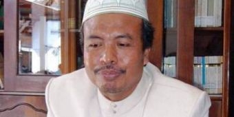 Mengeritik dengan Humor, Cerita Jenaka Gus Dur Dijegal Pak Harto dan Nikah Internet