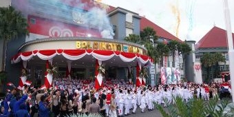 Beragam Budaya Semarakkan Upacara Penurunan Bendera Merah Putih di Kota Batu
