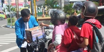 Puluhan Mahasiswa Turun ke Jalan Galang Donasi untuk Korban Tsunami Lampung dan Banten