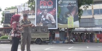 Wali Kota Mojokerto Tancap Gas di Awal Tahun 2020, Tertibkan Reklame Bodong