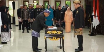 Lantik 34 Pejabat, Bupati Lamongan Tekankan Profesionalisme dan Integritas