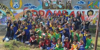 Mahasiswa KKN Unipa Surabaya Dampingi Desa Prambon Menuju Desa Ramah Anak
