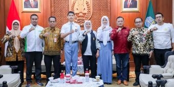 Gubernur Khofifah Beri Semangat 2 Anggota Paskibraka Asal Jatim yang akan Bertugas di Istana Negara