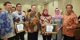 Naik Satu Tingkat, Jatim Raih Penghargaan Keterbukaan Informasi dari KI Pusat