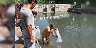 Jaga Ketahanan Pangan, Pemkab Kediri Lakukan Restocking Ikan