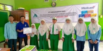 PT Megasurya Mas Gelontorkan Ratusan Beasiswa untuk Pelajar SD di Sidoarjo dan Gresik
