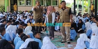 Tim FPRB Kabupaten Kediri Sosialisasi Mitigasi Bencana ke Ratusan Pelajar di SMPN 1 Tarokan
