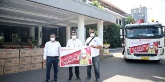 Pemkot Surabaya Terima 250 Ribu Masker Medis dan 1.000 Dus Vitamin dari PT Calvary Abadi