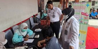 Peringati HUT Perdana Kemenimipas, Lapas Kediri Gelar Pengobatan Gratis bagi 120 WBP
