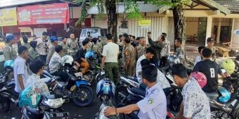 Nongkrong Saat Jam Sekolah, 12 Pelajar SMA di Kota Mojokerto Terjaring Razia Satpol PP