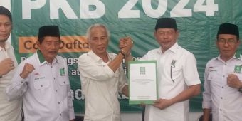 Ketua DPRD Abdul Gofur Daftar Calon Bupati Lamongan di PKB