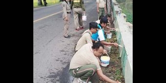 Merusak Keindahan Kota Pacitan, Kodim 0801 dan Satpol PP Bersihkan Aksi Vandalisme