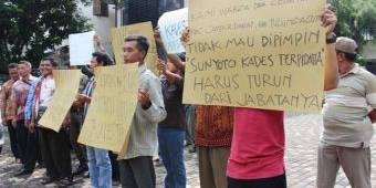 Warga Gedangan Minta Kadesnya Dicopot, Terlibat Kasus Hukum