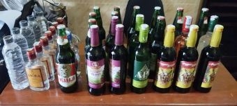Polisi Bongkar Penjualan Miras di Terminal Sampang, Satu Perempuan Diamankan