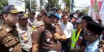 7 Bulan Tidak Ada Kepastian Hukum Kasus Dana Desa, Warga Sokobanah Demo Kejaksaan