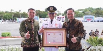 Wali Kota Batu Terima Penghargaan Peringkat 6 Nasional atas Prestasi Kinerja Pemda 2024