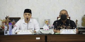 Mudahkan Layanan ke Warga, Wali Kota Eri Persilakan Camat dan Lurah Terus Berinovasi