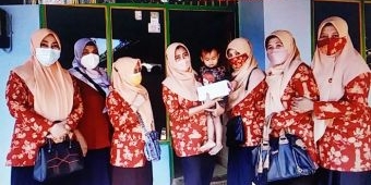 Masa PPKM, DWP Diskominfo Sumenep Antar Santunan Langsung ke Rumah Anak-anak Yatim