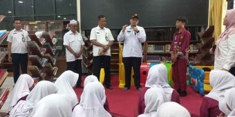 Kunjungi Perpustakaan Daerah, Wakil Bupati Mojokerto Dorong Minat Baca Anak