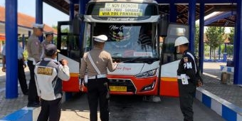 Satlantas Polres Kediri Gelar Rampcheck Kendaraan di Terminal Pare