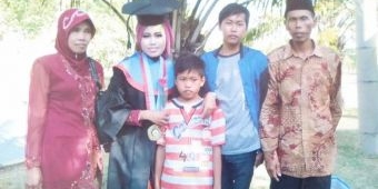 Sempat Dicibir Tetangga, Lailatul Qomariyah Anak Tukang Becak Raih Gelar Doktor di ITS